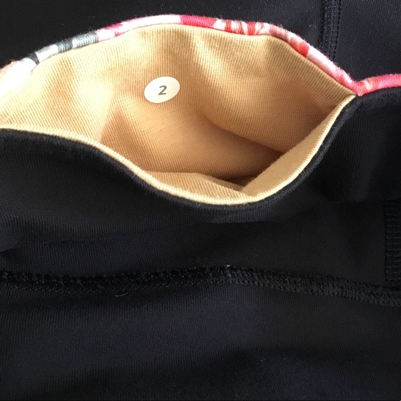 Lululemon Wunder Under Reversible Crop Black Size 2 - Picture 6 of 6